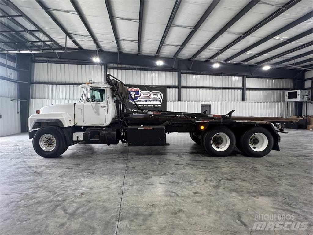 Mack RD690S 컨테이너 트럭