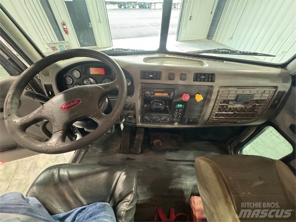 Peterbilt 330 플랫베드/드롭사이드 트럭