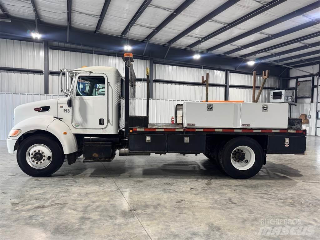 Peterbilt 330 플랫베드/드롭사이드 트럭