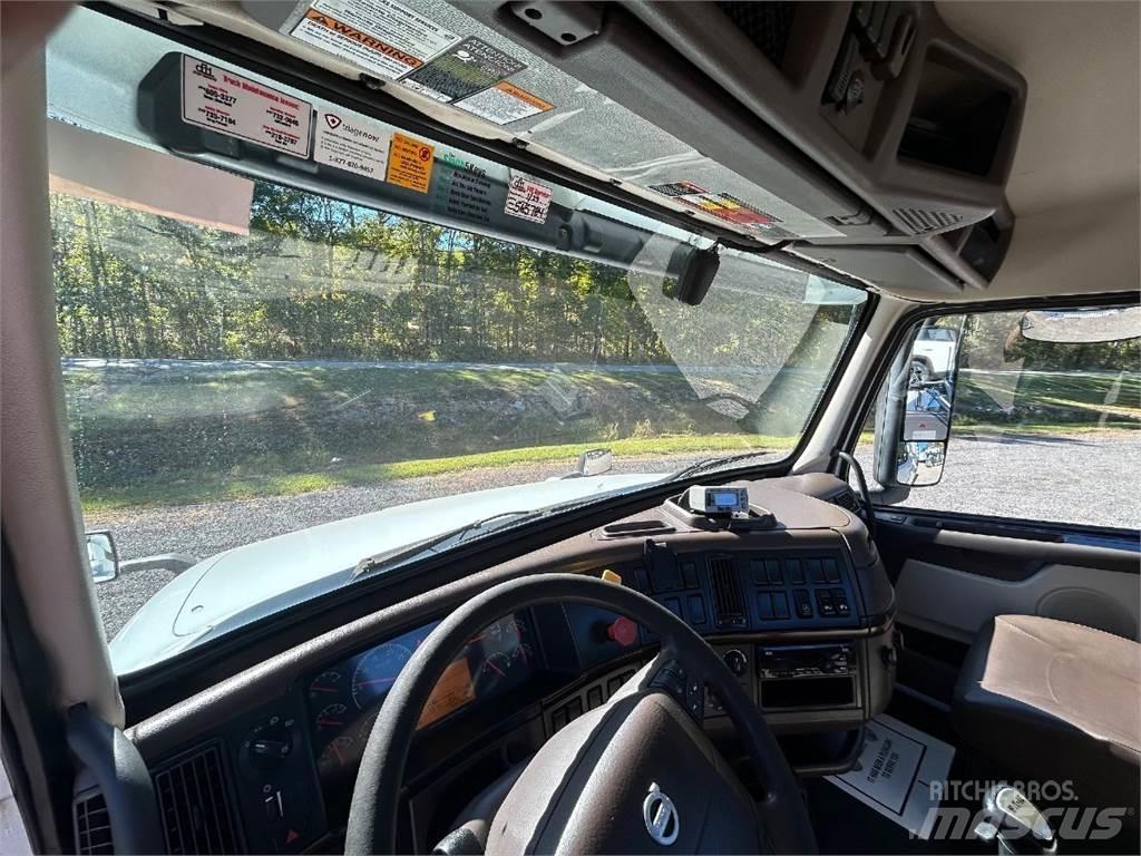 Volvo VNL42T300 트랙터 유닛