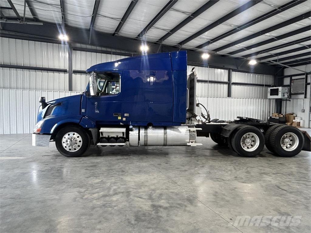 Volvo VNL630 트랙터 유닛
