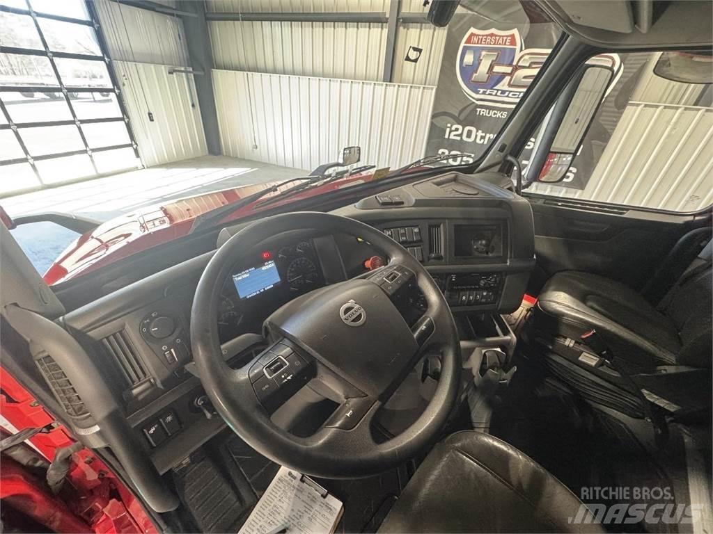 Volvo VNL64T740 트랙터 유닛