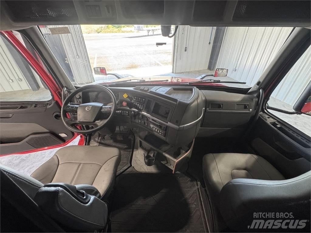 Volvo VNL64T740 트랙터 유닛
