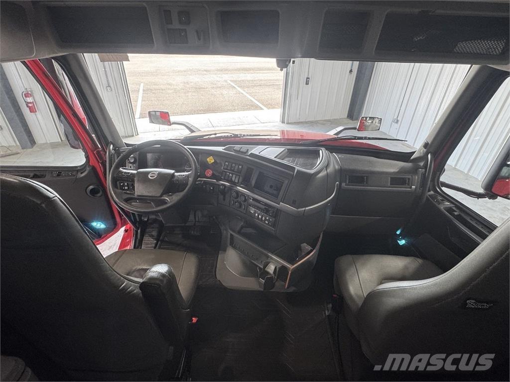 Volvo VNL64T740 트랙터 유닛