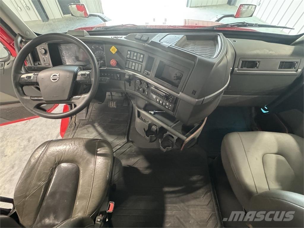 Volvo VNL740 트랙터 유닛