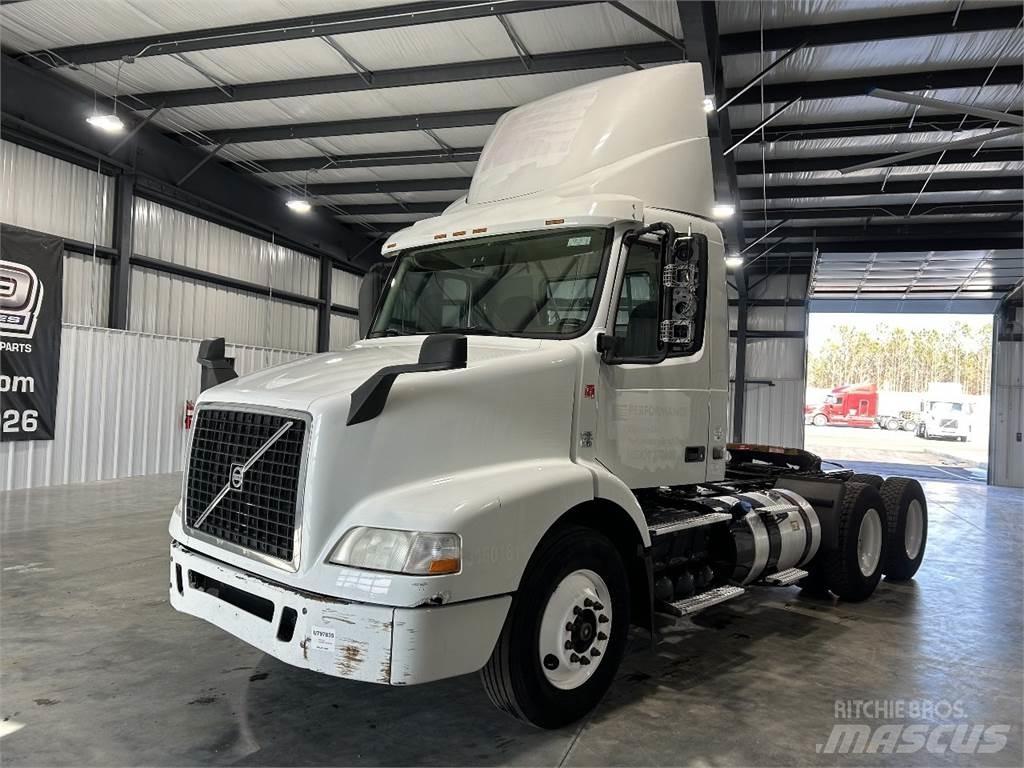 Volvo VNM 트랙터 유닛