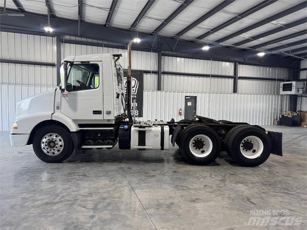 Volvo VNM 트랙터 유닛