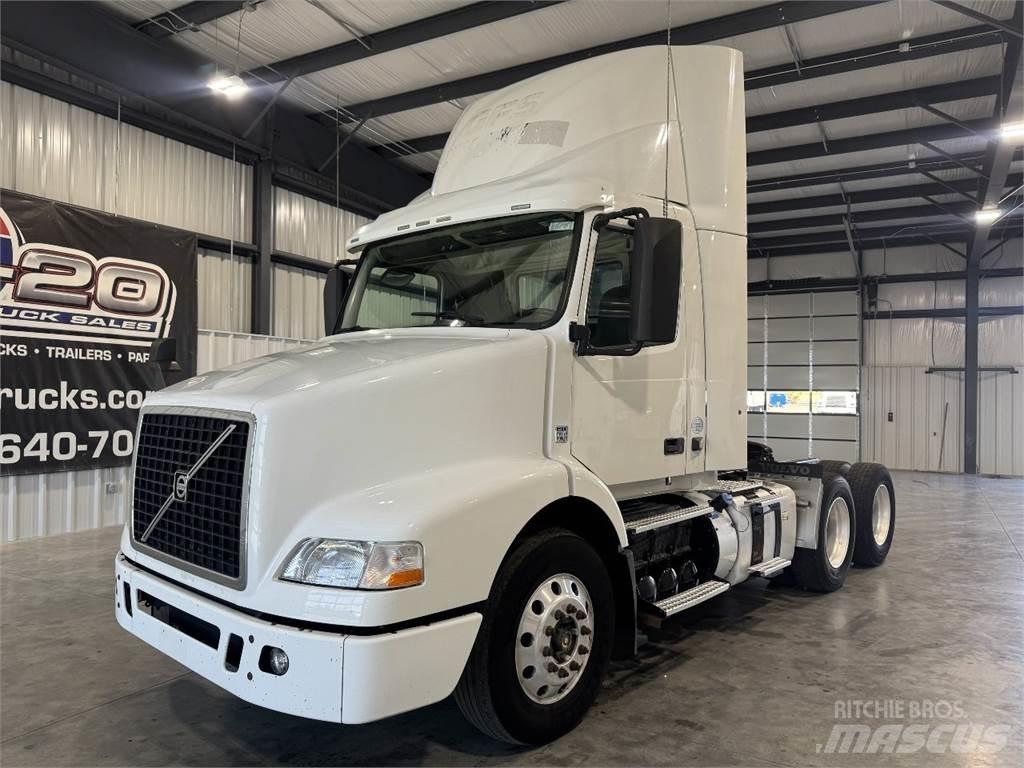 Volvo VNM64T200 트랙터 유닛