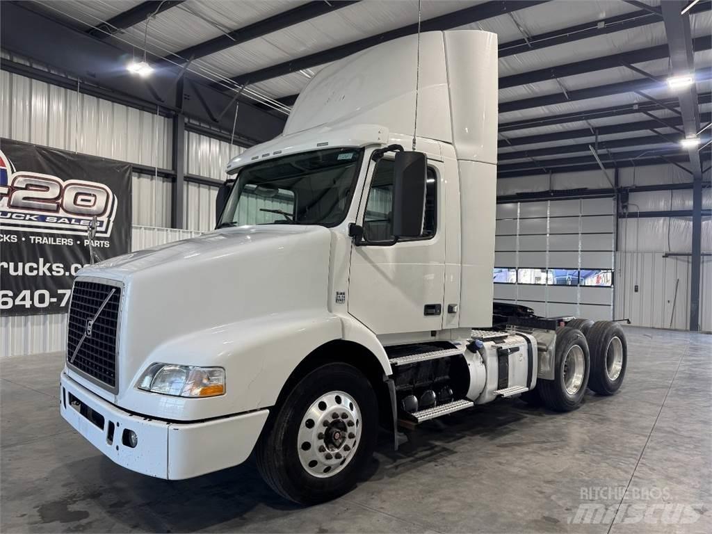 Volvo VNM64T200 트랙터 유닛