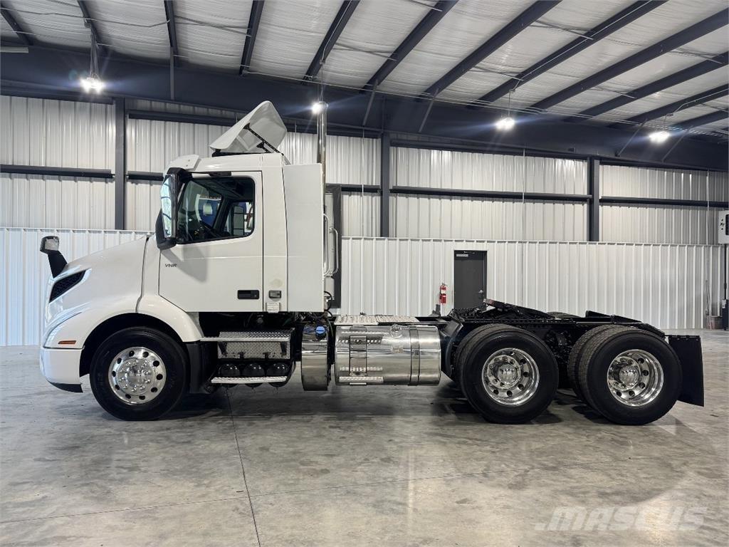 Volvo VNR64T300 트랙터 유닛