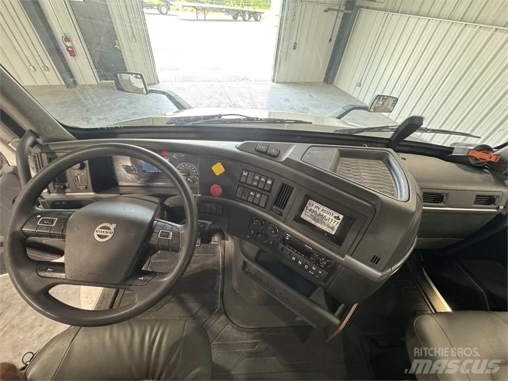 Volvo VNR64T300 트랙터 유닛