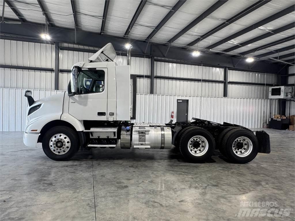 Volvo VNR64T300 트랙터 유닛
