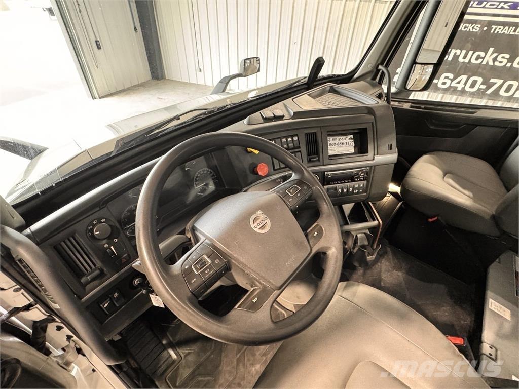 Volvo VNR64T300 트랙터 유닛