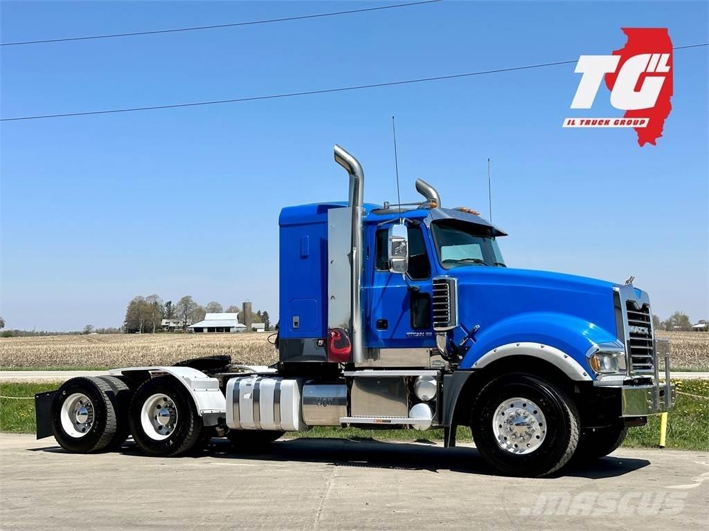 Mack Titan TD713 트랙터 유닛