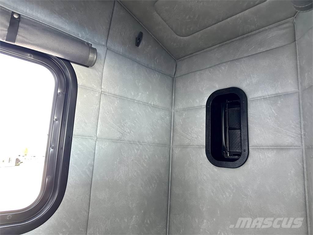 Mack Titan TD713 트랙터 유닛