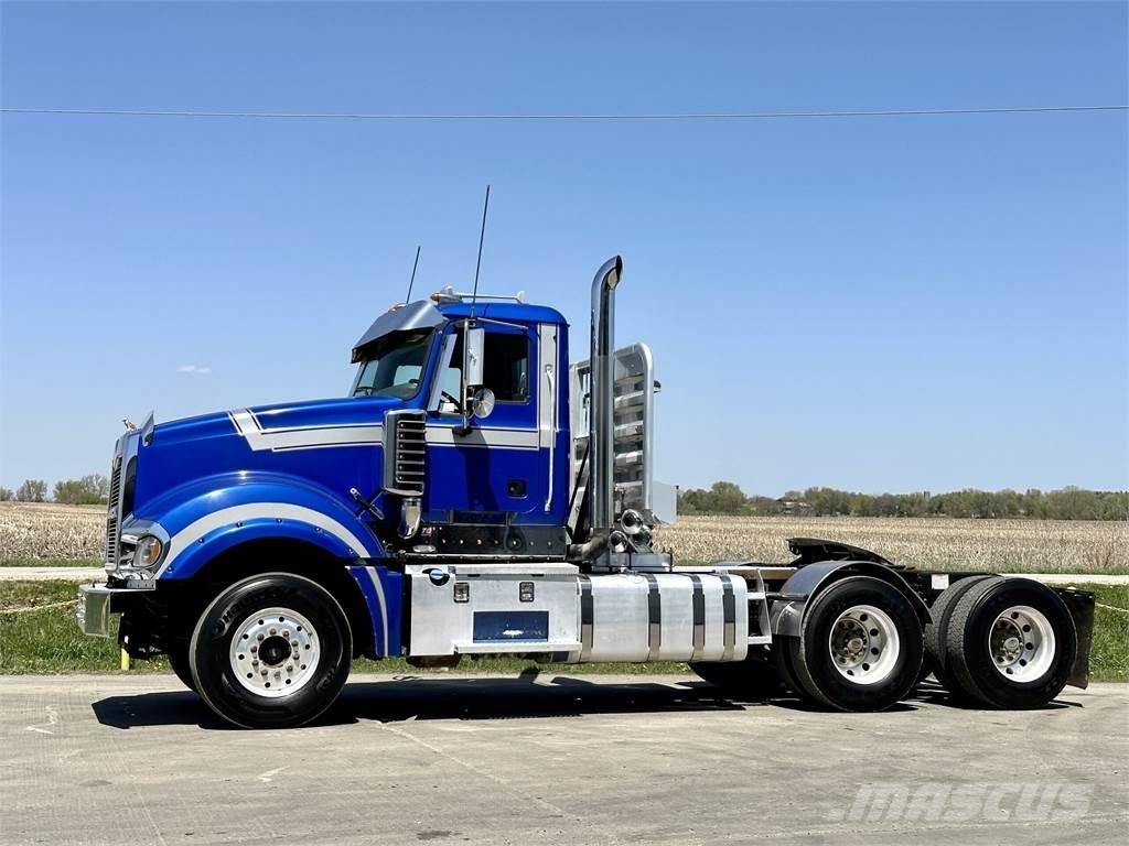 Mack Titan TD713 트랙터 유닛