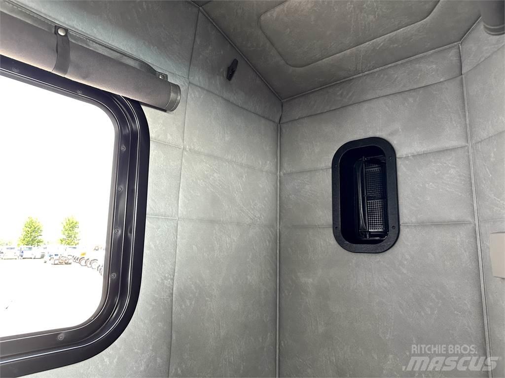 Mack Titan TD713 트랙터 유닛