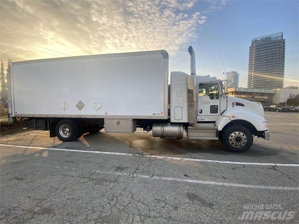 Kenworth T440 새시 운전실 트럭