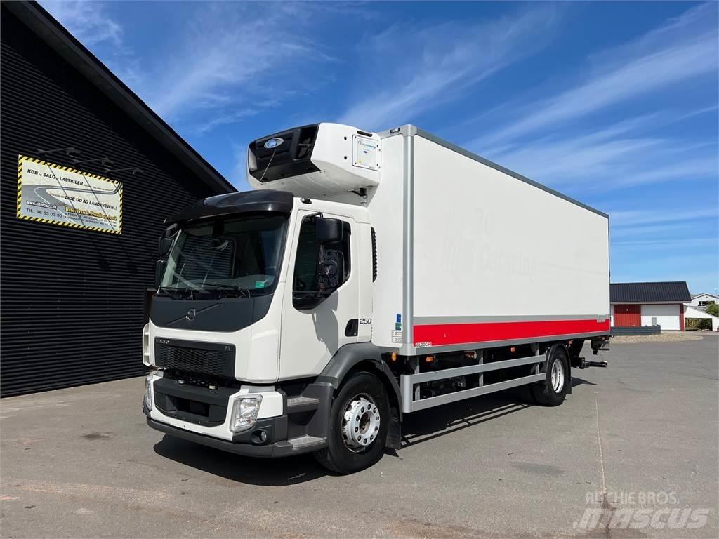 Volvo FL250 온도 조절식 트럭
