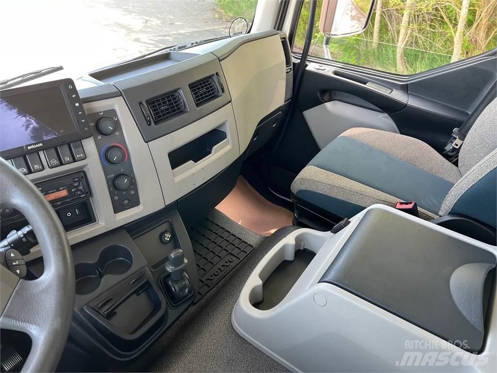 Volvo FL250 온도 조절식 트럭