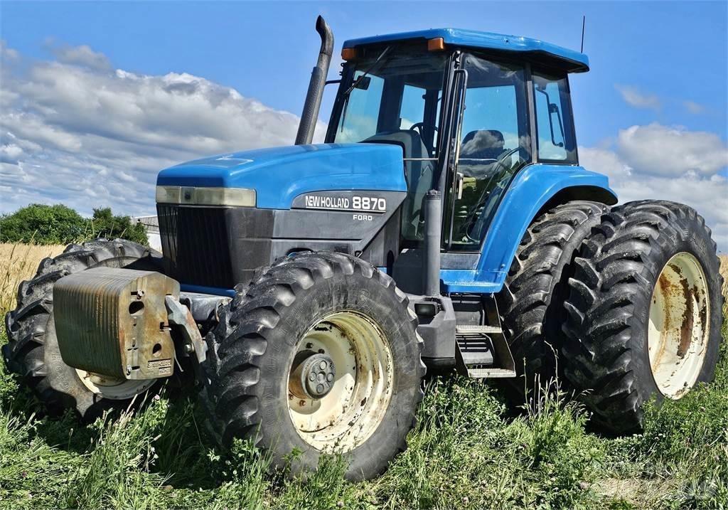 New Holland 8870 트랙터