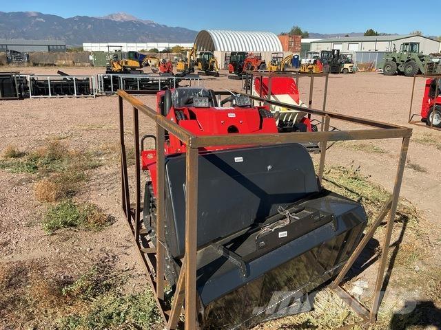 AGT SDA-140T 궤도식 로우더