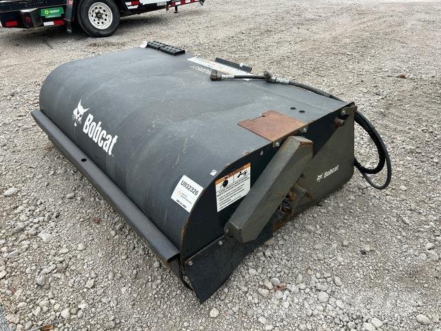 Bobcat  도로 청소차