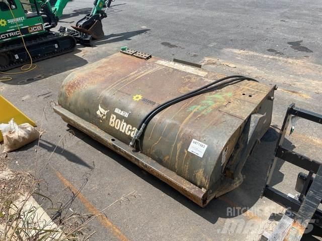 Bobcat 72 도로 청소차