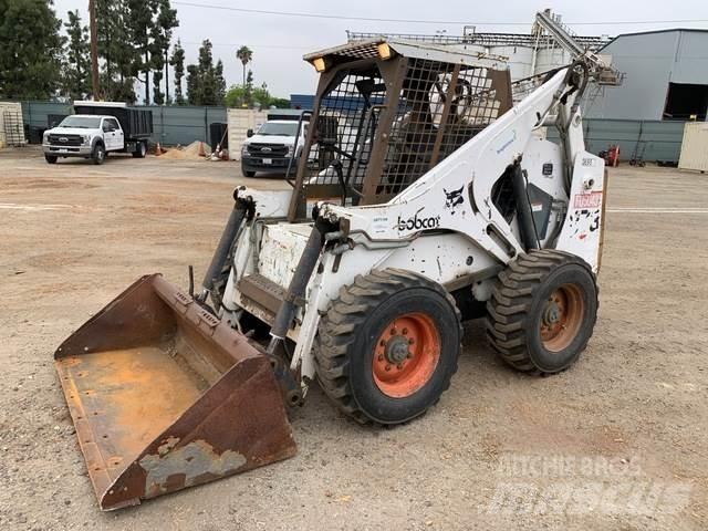 Bobcat 873  스키드로더