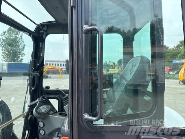 Bobcat E64 대형 굴삭기 29톤 이상