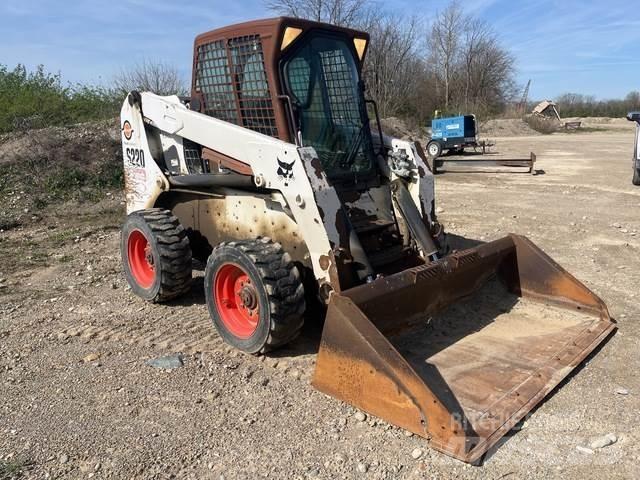 Bobcat S220  스키드로더