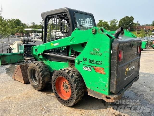 Bobcat S550  스키드로더