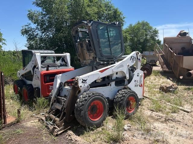 Bobcat S740  스키드로더