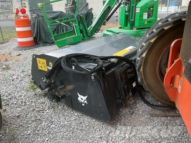 Bobcat SWB72 도로 청소차