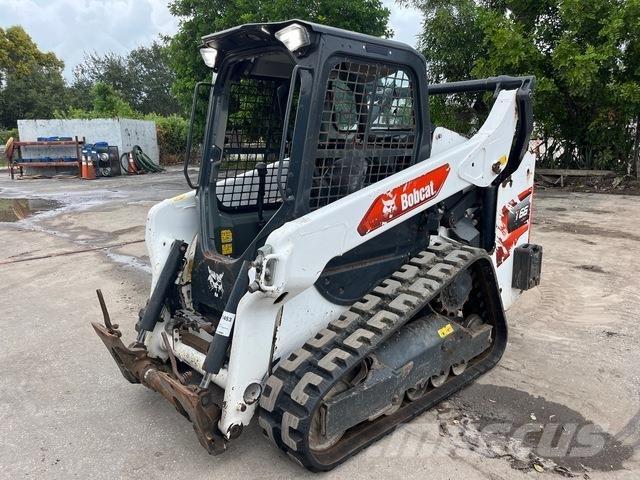 Bobcat T66  스키드로더