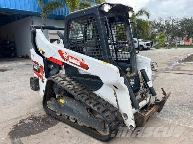Bobcat T66  스키드로더