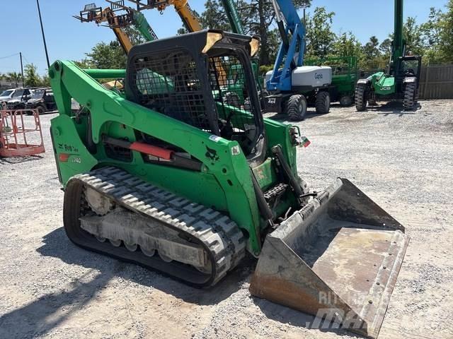 Bobcat T740  스키드로더