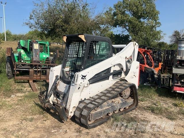 Bobcat T740  스키드로더