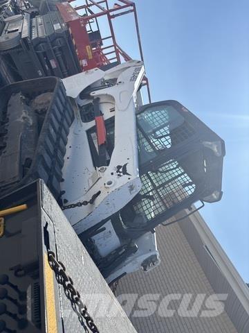 Bobcat T740  스키드로더