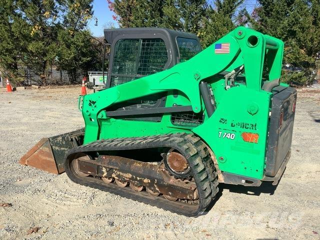Bobcat T740  스키드로더