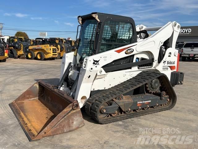 Bobcat T870  스키드로더