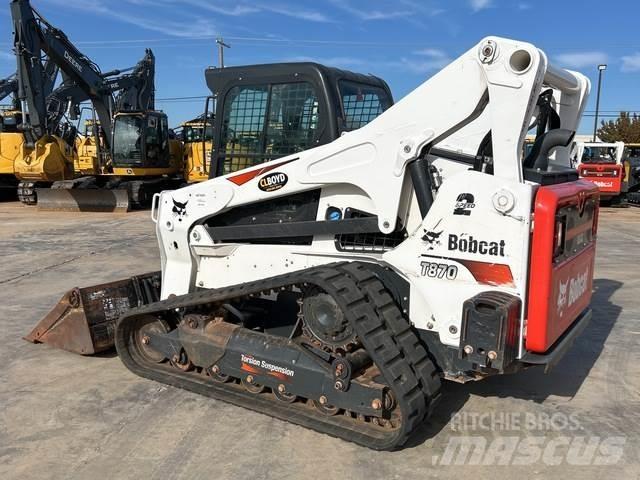 Bobcat T870  스키드로더