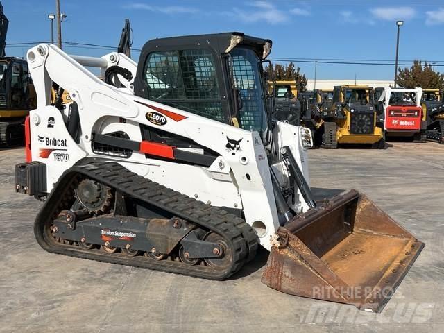 Bobcat T870  스키드로더