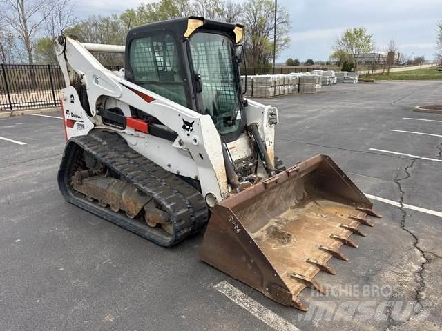 Bobcat T870  스키드로더