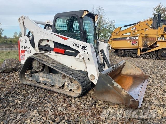 Bobcat T870  스키드로더
