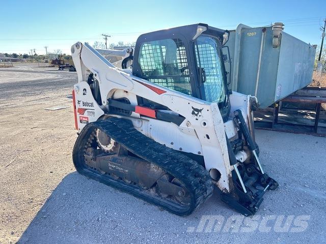 Bobcat T870  스키드로더