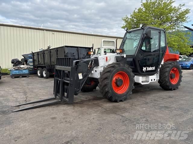 Bobcat V723 텔러 핸들러