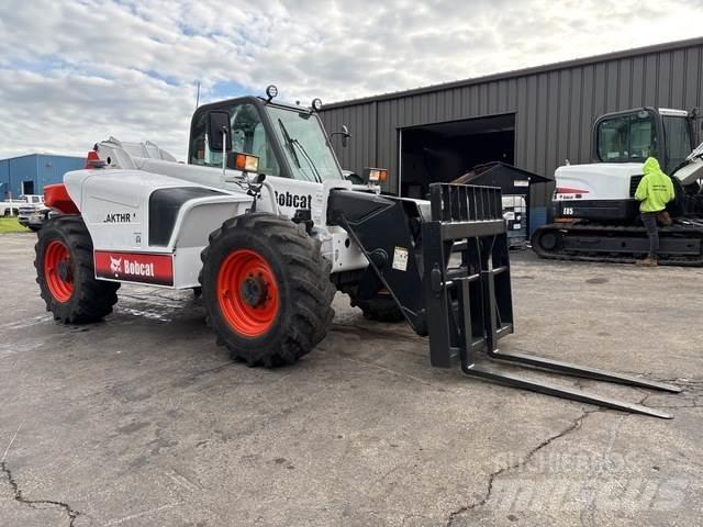 Bobcat V723 텔러 핸들러