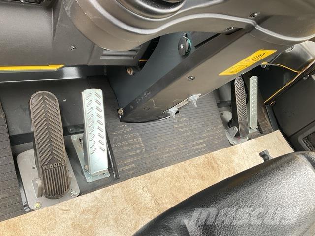 Bomag BW24RH 콤비 롤러