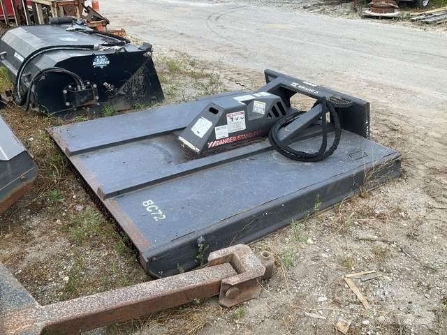 Bradco 15330 탑승형 잔디깎기